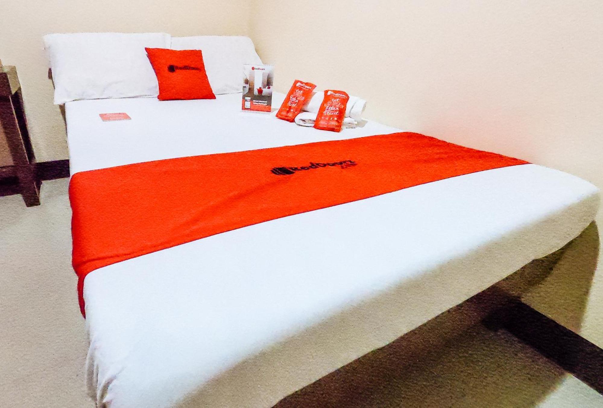 Reddoorz @ Pamaong Street Hotel Tagbilaran City Bagian luar foto