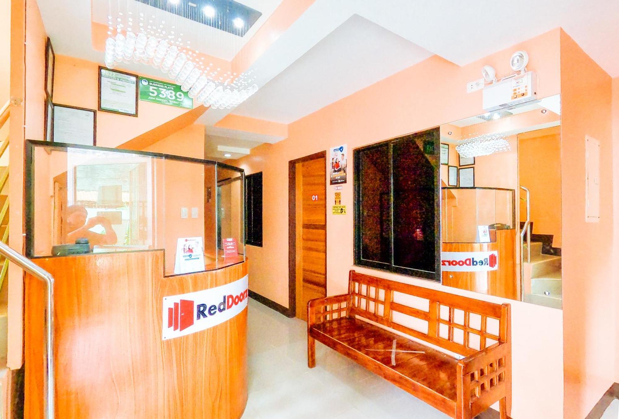 Reddoorz @ Pamaong Street Hotel Tagbilaran City Bagian luar foto