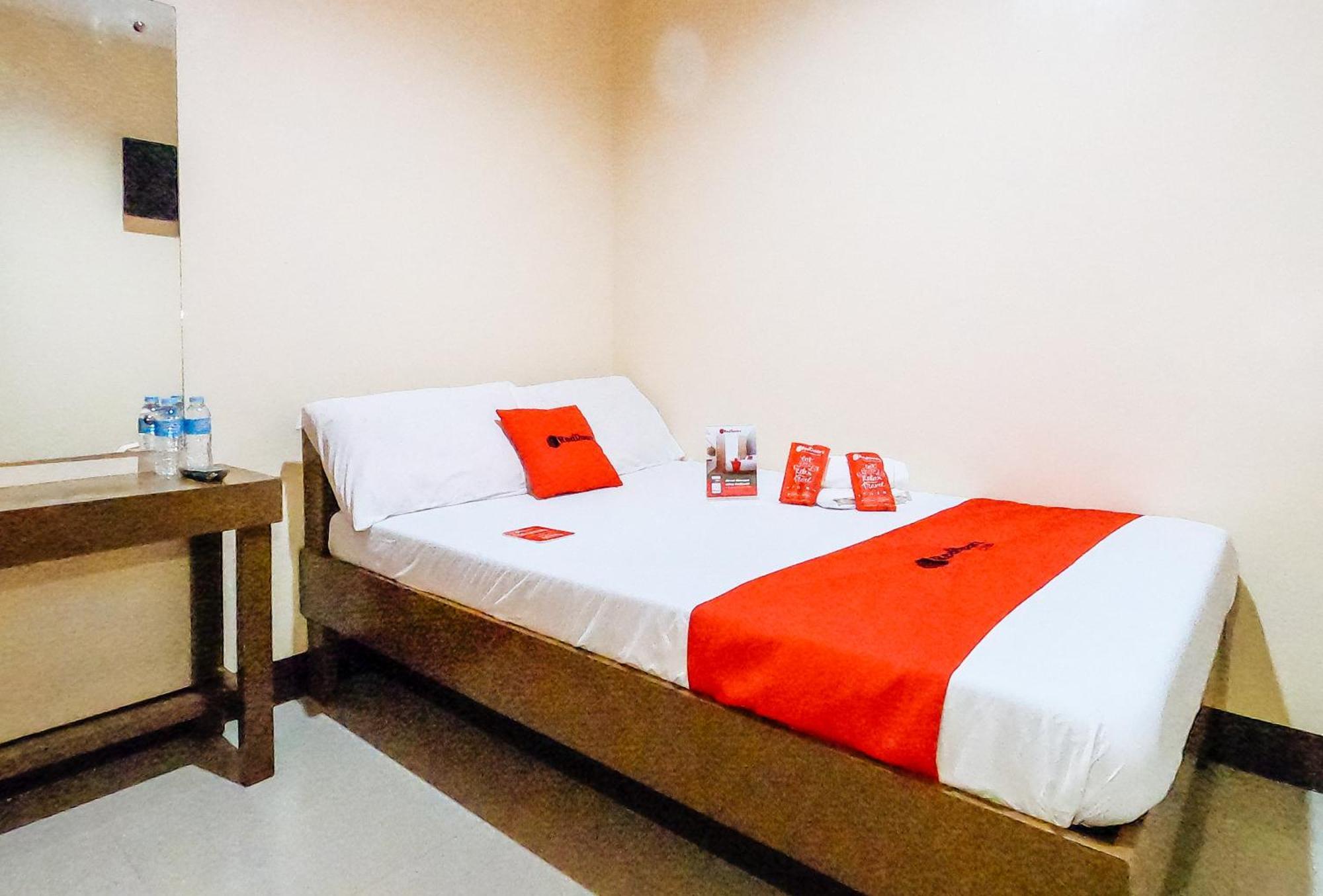 Reddoorz @ Pamaong Street Hotel Tagbilaran City Bagian luar foto
